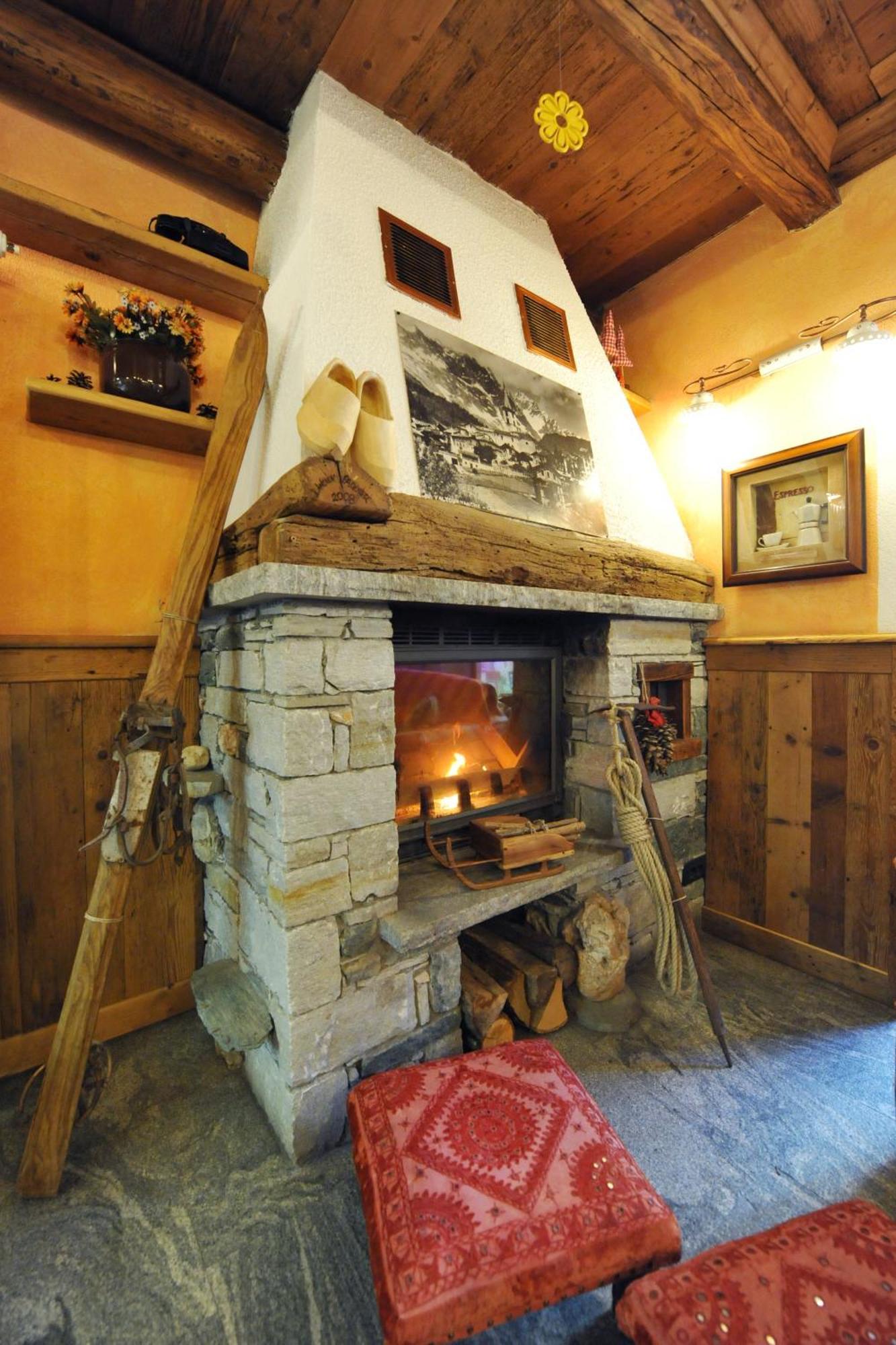 L'Ancien Paquier Chambre D'Hotes Valtournenche Exterior foto
